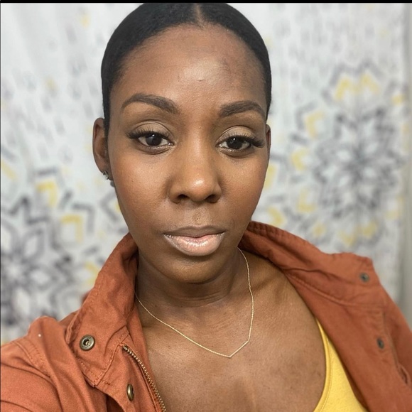 Meet your Posher, Jennifer - Picture 2 of 2